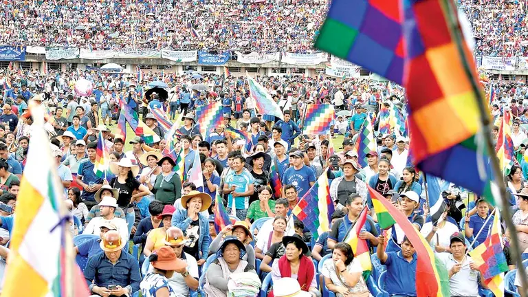 Una concentración de las organizaciones sociales afines al MAS en el Trópico de Cochabamba. EFE
