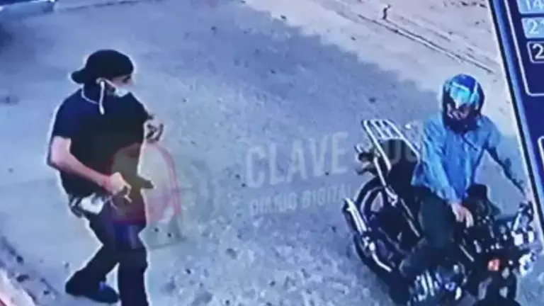 Una cámara de seguridad captó a los atracadores. CLAVE 300