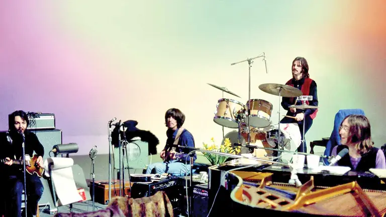 Paul McCartney, George Harrison, Ringo Starr y John Lennon, en enero de 1969, durante las sesiones de &lsquo;Let It Be&rsquo;.  DISNEY (LINDA MCCARTNEY. 2020 APPLE CORPS LTD.)
