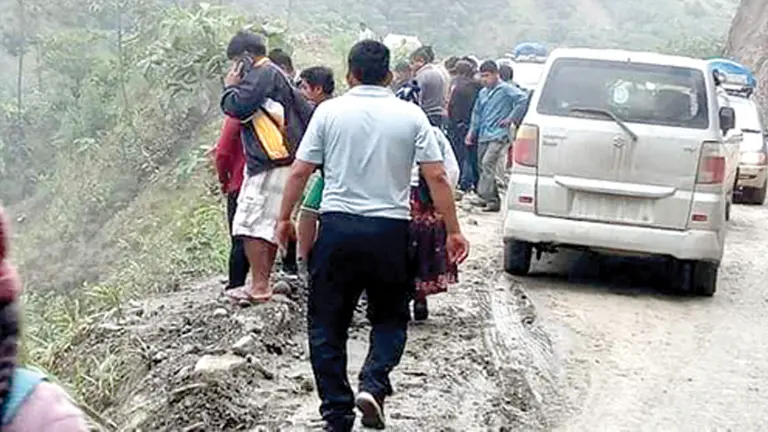 Tres miembros de una familia pierden la vida tras embarrancamiento en Caranavi. FACEBOOK