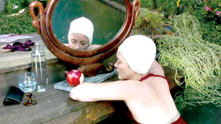 Marion Cotillard en un fotograma de &ldquo;Annette&rdquo;.  CG CINÉMA