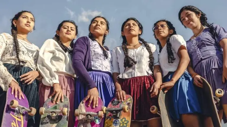 Las skaters bolivianas que forman parte de Imilla Skate. EL PA&Iacute;S