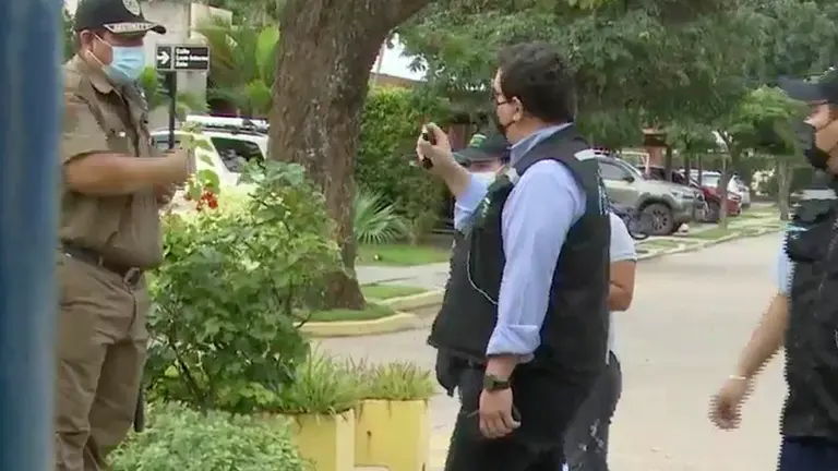 La Fiscal&iacute;a y la Polic&iacute;a, en uno de los allanamientos dentro del caso &ldquo;Items fantasmas&rdquo;. BTV