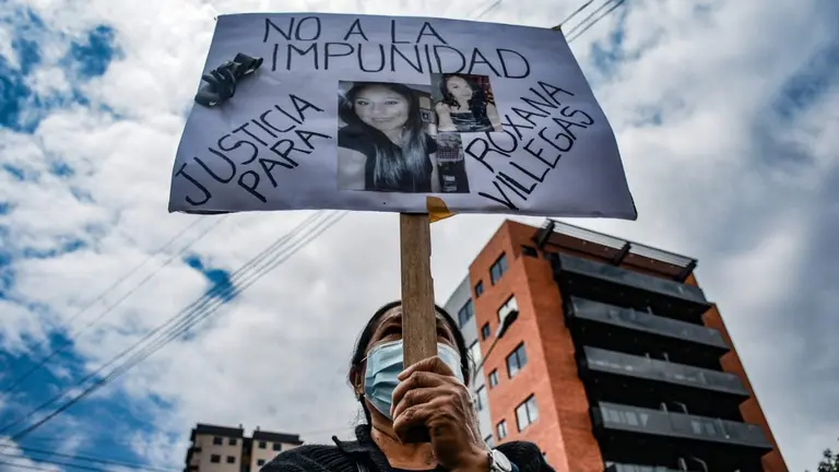 Una familiar pide "justicia" para su hija Roxana Villegas, víctima de presunta negligencia médica en COSSMIL. DICO SOLÍS
