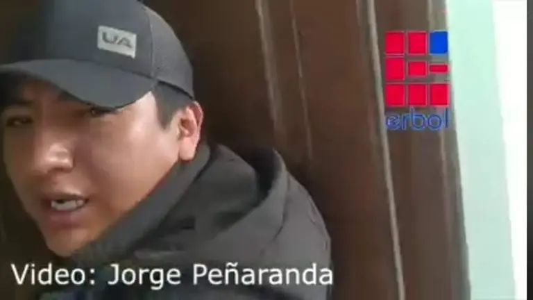 Marco Antonio Pumari, conducido a una celda. CAPTURA ERBOL