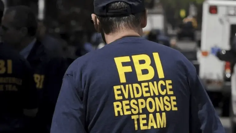 Una imagen referencial de agentes del FBI. ARCHIVO EFE