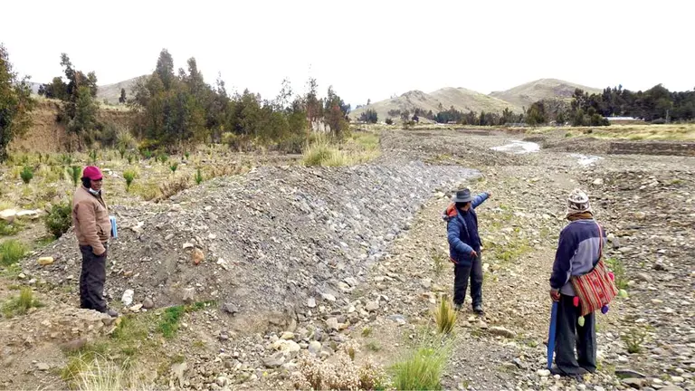 Sequía persistente amenaza a los agricultores del lago Titicaca. MIRIAM TELMA JEMIO