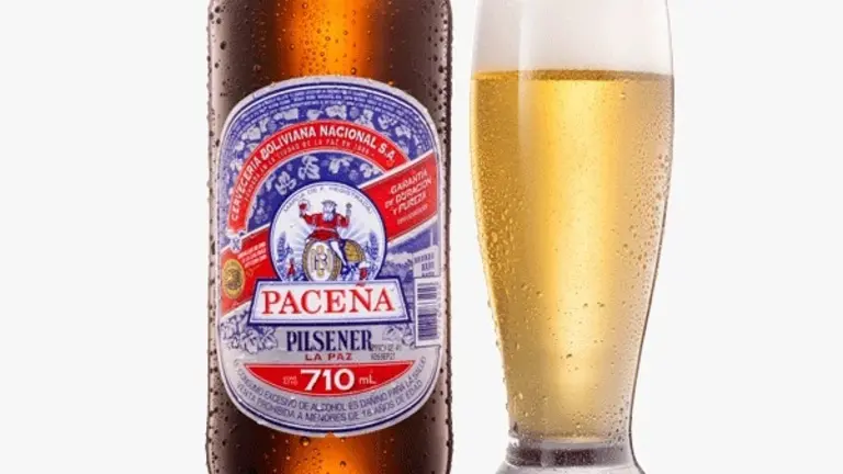 Una imagen de una botella de Pace&ntilde;a.