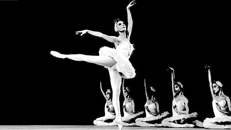 Una fotografía de archivo de la bailarina cubana Alicia Alonso. MAGAZINE