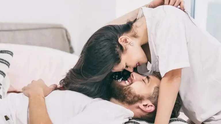 Una imagen referencial de una pareja. NIUS