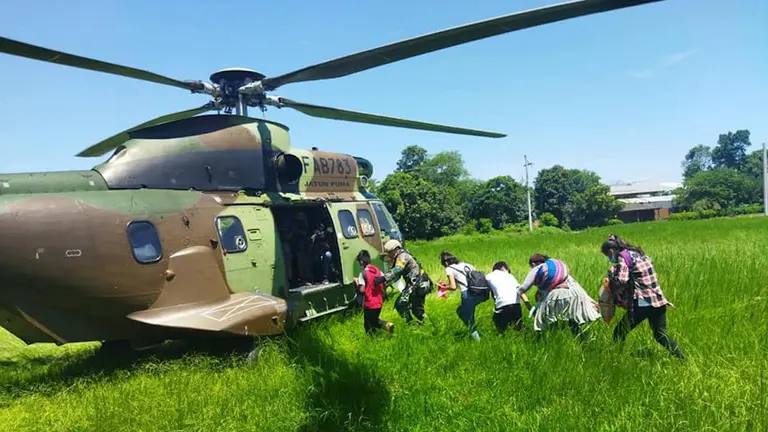 Rescate de personas atrapadas en San Julian.