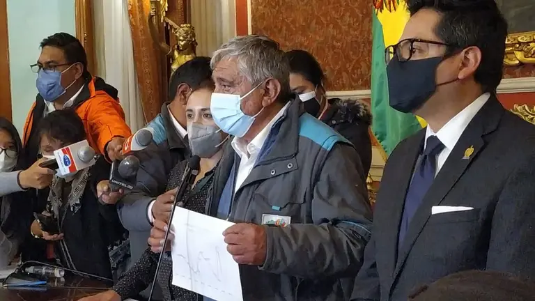 El alcalde de La Paz, Iv&aacute;n Arias, anuncia la suspensi&oacute;n de las fiestas de A&ntilde;o Nuevo. ERBOL