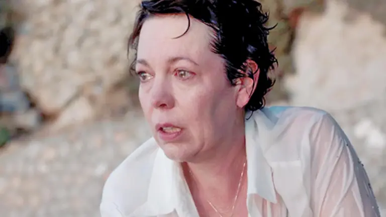 La actriz Olivia Colman en un fotograma de la película &ldquo;La hija oscura&rdquo;. NETFLIX
