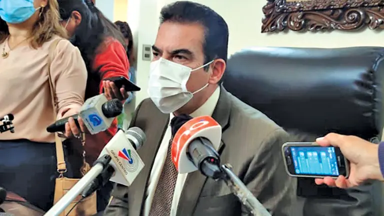 El alcalde de Cochabamba, Manfred Reyes Villa, en una conferencia de prensa. CLAUDIO ROJAS