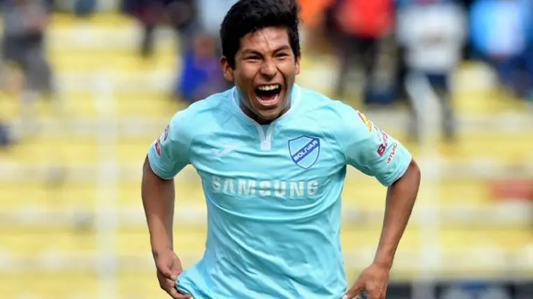 Érick Cano celebra un gol en Bolívar. ARCHIVO APG