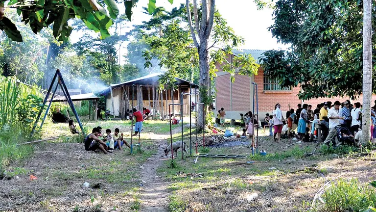 Comunarios del pueblo yuqui en una actividad conjunta. ARCHIVO