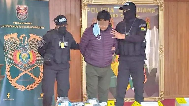 Imagen referencial de la presentaci&oacute;n de un hombre acusado de violaci&oacute;n. POLICÍA BOLIVIANA