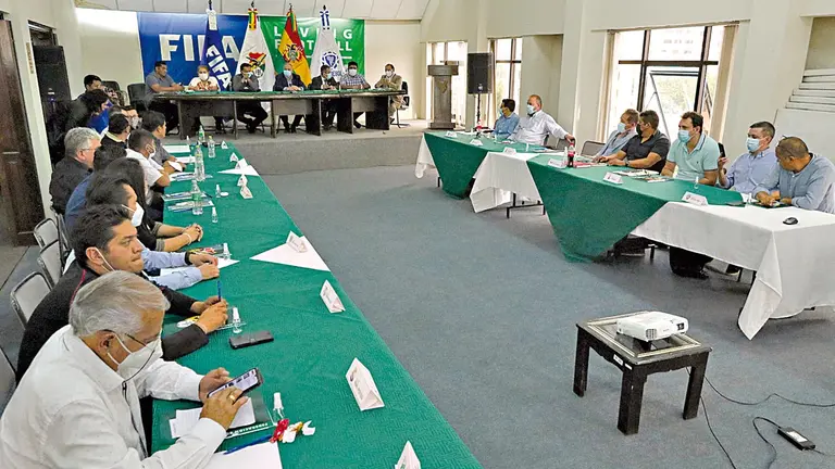 Una reunión anterior de Consejo de la División Profesional en Cochabamba. ARCHIVO