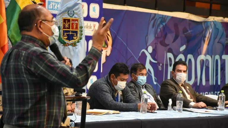 El secretario municipal An&iacute;bal Cruz expone en el COED, este martes. DICO SOL&Iacute;S