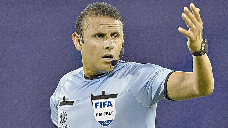 Gery Vargas es el árbitro FIFA de Bolivia./ ARCHIVO