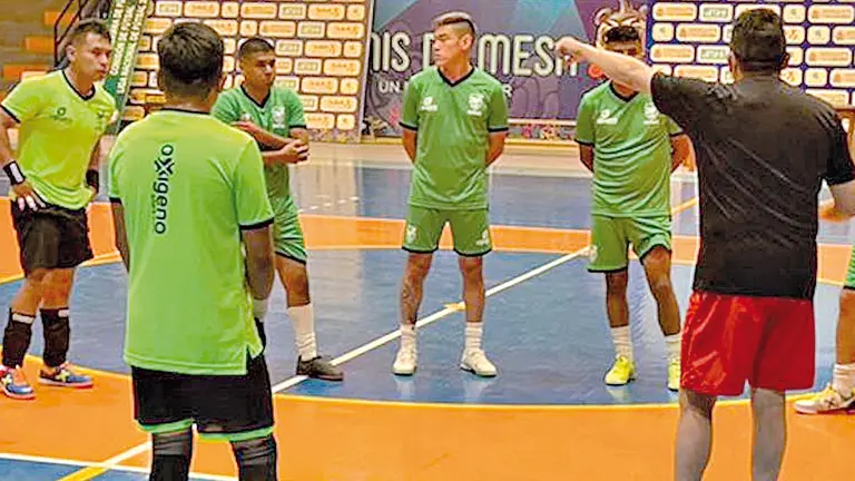 Una sesión de entrenamiento de la Selección en el coliseo Evo Morales.            FBF