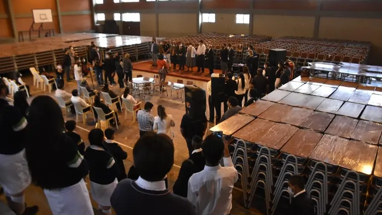 La entrega de mobiliario en la unidad educativa 6 de Mayo, este mi&eacute;rcoles. NO&Eacute; PORTUGAL