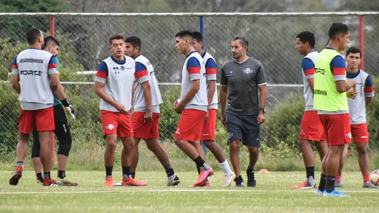Entrenamiento de Wilstermann. DICO SOL&Iacute;S