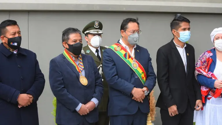 Autoridades gubernamentales concurren a los actos conmemorativos por los 13 a&ntilde;os del Estado Plurinacional de Bolivia. APG