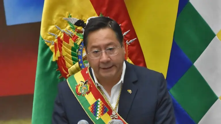 El presidente Luis Arce, durante su discurso en el 13 aniversario del Estado Plurinacional.