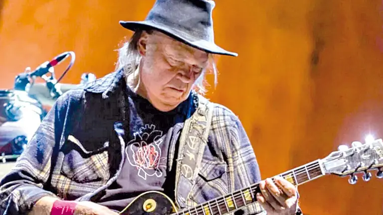 El músico y compositor canadiense Neil Young. LA VANGUARDIA