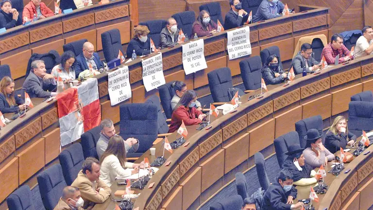 Legisladores en la Asamblea Legislativa Plurinacional. APG
