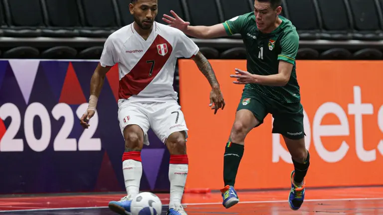 El partido disputado hoy entre Per&uacute; y Bolivia en Paraguay.     FBF