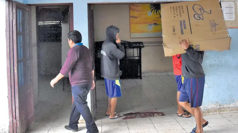 Algunos adolescentes detenidos en el centro Cometa. ARCHIVO