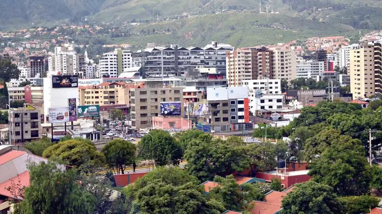Una vista panorámica de Cochabamba y sus barrios. ARCHIVO