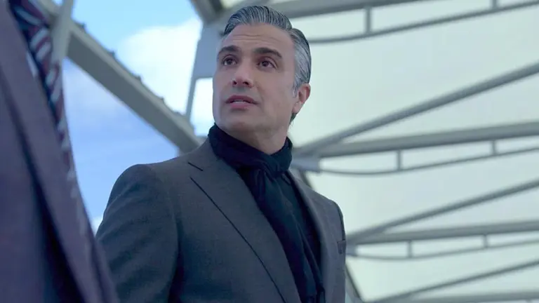 Fotograma cedido por HBO Max donde aparece el actor Jaime Camil. EFE