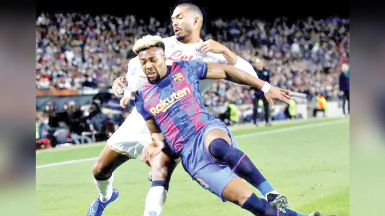 Una acción del partido entre Barça y Nápoles. CLUB BARCELONA