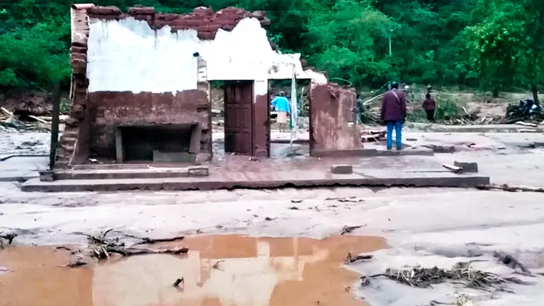 Una de las casas destruídas por el desborde. APG