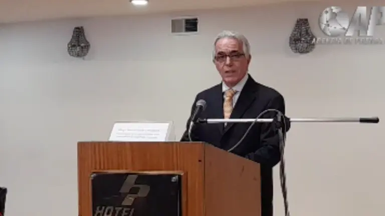 El relator especial sobre Independencia de Magistrados y Abogados de la ONU, Diego Garc&iacute;a-Say&aacute;n, en conferencia de prensa sobre la situaci&oacute;n de la justicia en el Estado Plurinacional de Bolivia.