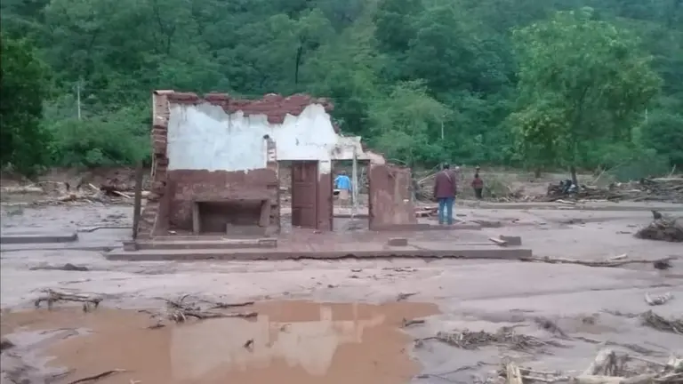 Una vivienda damnificada tras la riada en el municipio de Entre R&iacute;os, de la provincia O&rsquo;Connor, del departamento de Tarija. RED UNO SUR