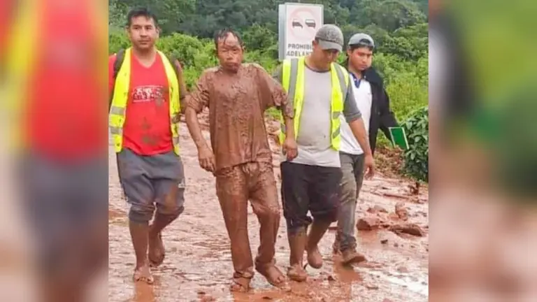 El hombre con vida en medio de la mazamorra, en &Ntilde;aurenda. RRSS