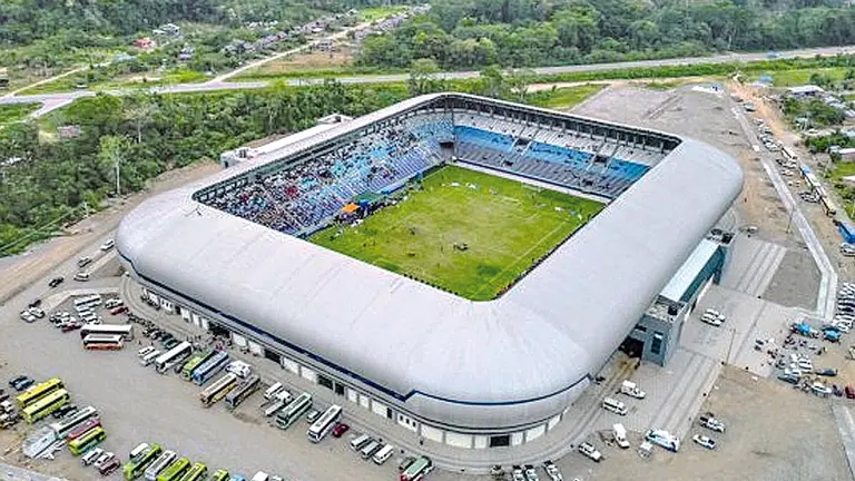 Una vista panorámica del estadio Bicentenario del Villa Tunari. ARCHIVO