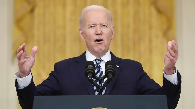 El presidente estadounidense, Joe Biden, habla en conferencia de prensa en la Casa Blanca en Washington (EE.UU.), este 24 de febrero de 2022. EFE