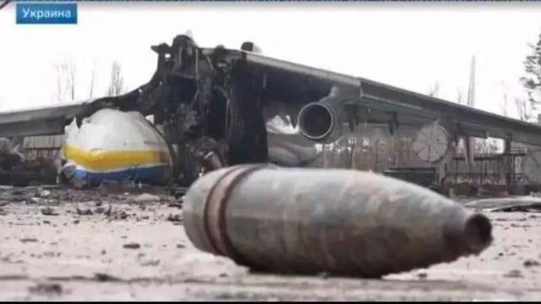 As&iacute; qued&oacute; el avi&oacute;n ucraniano tras el ataque. Captura de video