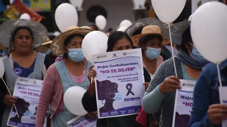 8M: mujeres toman las calles en repudio de la violencia y por la reivindicaci&oacute;n de sus derechos, en 2022. DICO SOL&Iacute;S