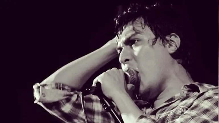 Omar R&iacute;os, exvocalista de la banda boliviana de pop/rock Deszaire.	       RRSS