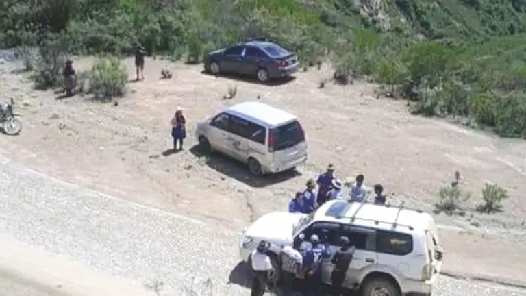 Pobladores retienen a sindicados de robar en Totora.       BOLIVIA PRENSA