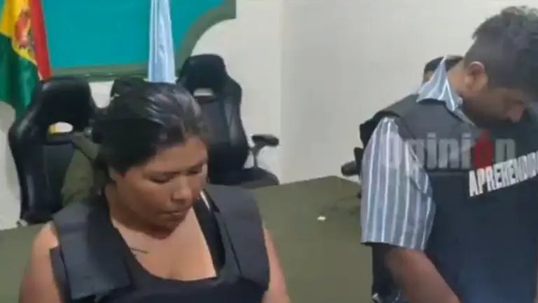 Polic&iacute;a presenta a la pareja que prostituy&oacute; a una ni&ntilde;a de 11 a&ntilde;os en Cochabamba. OPINI&Oacute;N