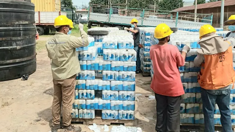 Una imagen del operativo que realizó la Aduana Nacional en Santa Cruz. Aduana Nacional