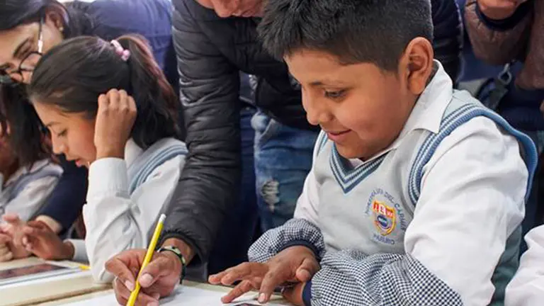 Clases presenciales en Per&uacute;. EFE