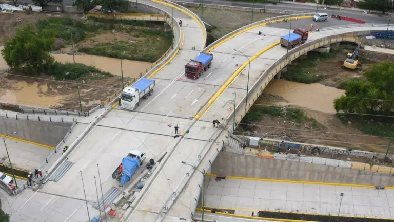 Las pruebas de carga est&aacute;tica en el distribuidor Quintanilla, este mi&eacute;rcoles. DICO SOL&Iacute;S